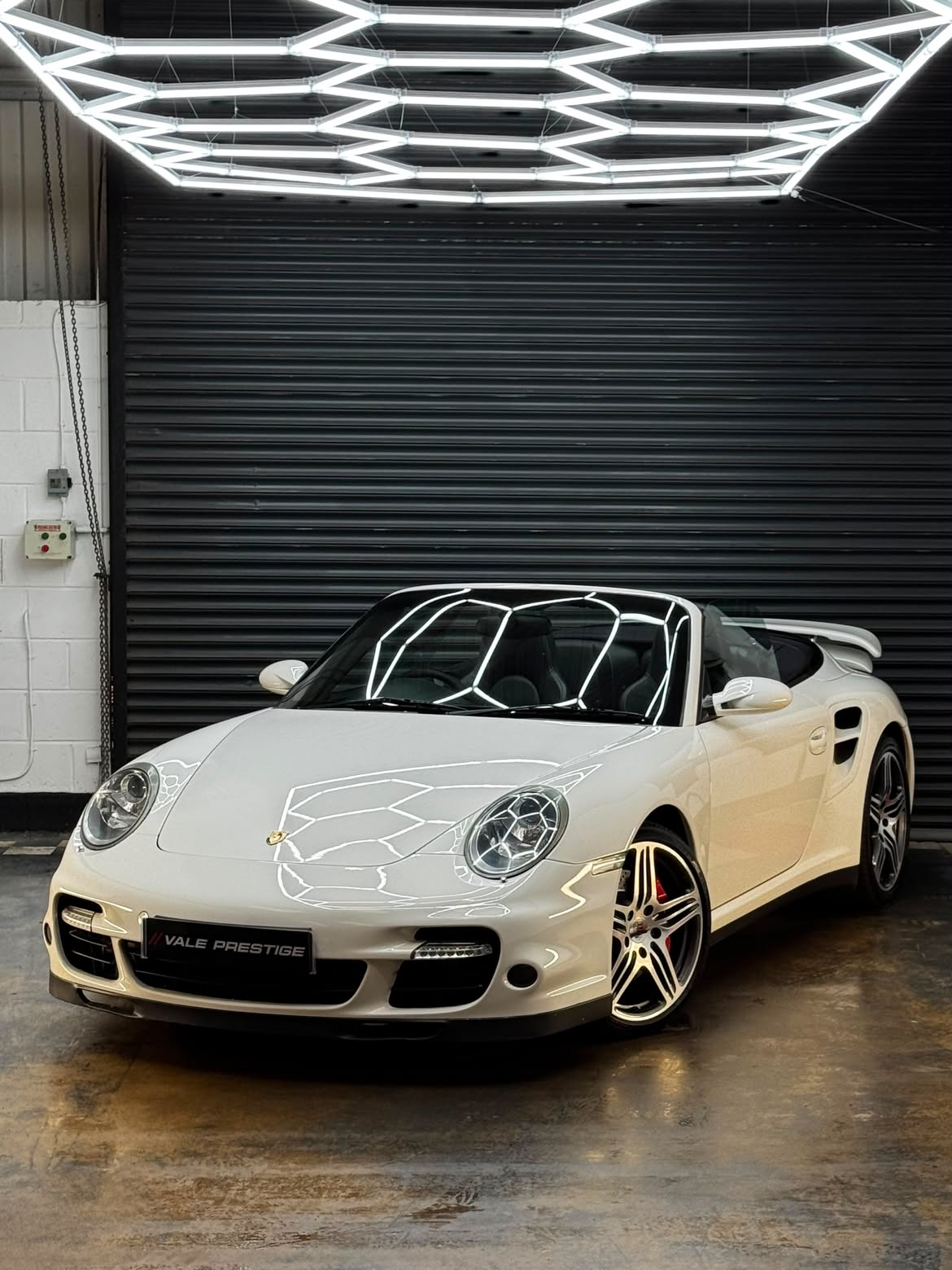 Ceramic coating application on vehicle paintwork for long-lasting protection