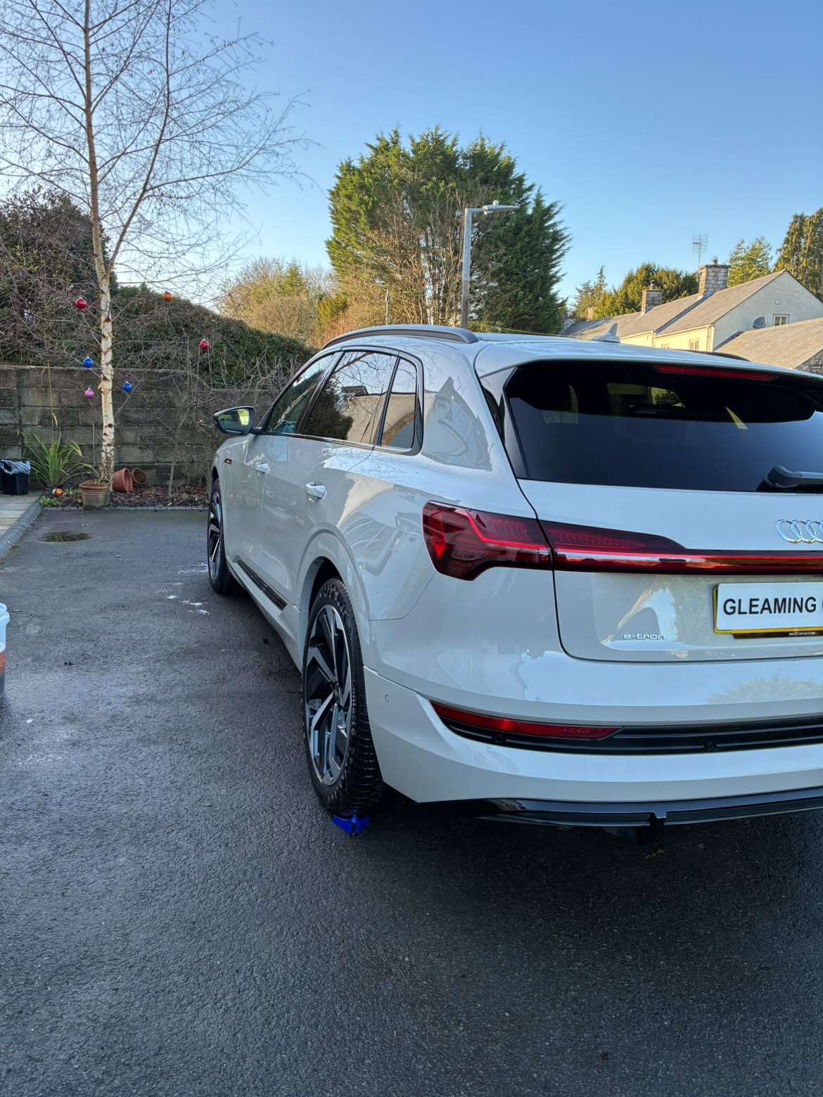 Ceramic shine treatment result with hydrophobic protection on vehicle surface